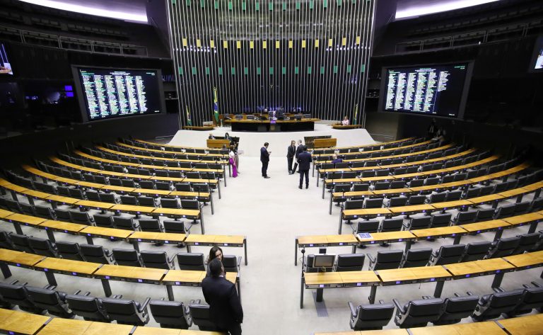 Câmara aprova reintegração do Brasil ao órgão global de exposições