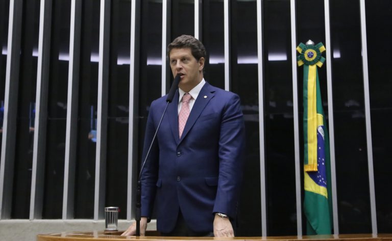 Câmara aprova suspensão de portaria sobre regularização de terras para povos tradicionais na Amazônia