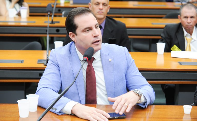 Câmara aprova suspensão de restrições à PRF em operações de segurança pública