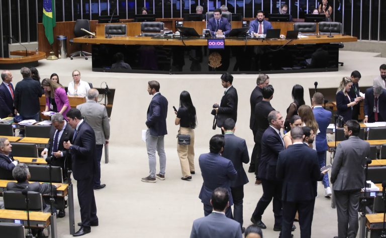 Câmara aprova tributo de até 4% sobre streaming; destaques em análise