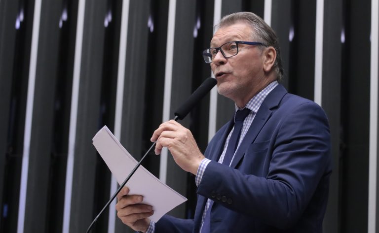 Câmara aprova uso de R$ 30 bilhões do Fundo Social para agricultores afetados por calamidades