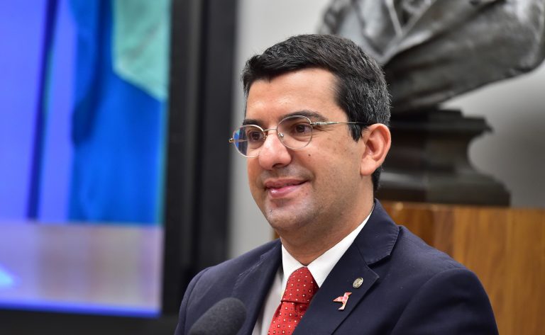 Câmara aprova vacinação gratuita obrigatória de animais domésticos contra zoonoses