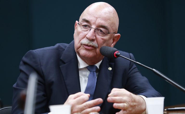 Câmara avança com projeto que garante saúde mental para crianças e adolescentes no SUS