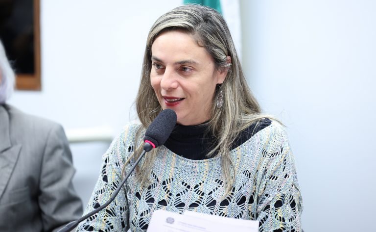Câmara: Comissão aprova acesso de mães para amamentar em creches