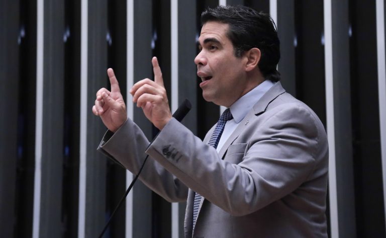 Câmara: Comissão aprova mobilidade urbana para profissionais da educação