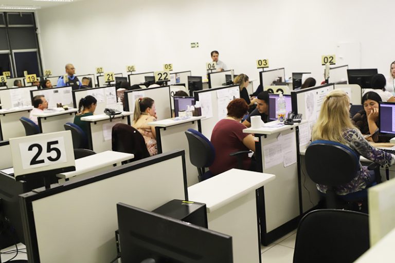 Câmara debate condições de trabalho dos servidores federais nesta quinta