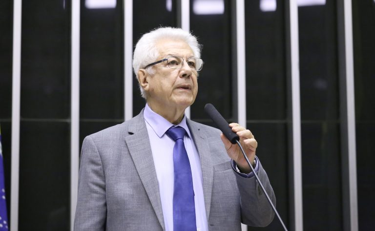 Câmara debate criação de escolas cívico-militares profissionalizantes