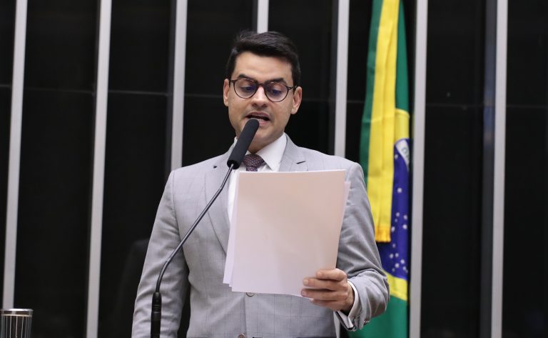 Câmara debate criação de programa nacional para segurança de motociclistas