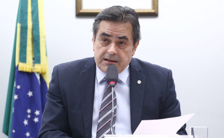 Câmara debate crise do leite e dumping nas importações do Mercosul