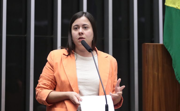 Câmara debate desafios das mulheres na gestão da educação pública federal