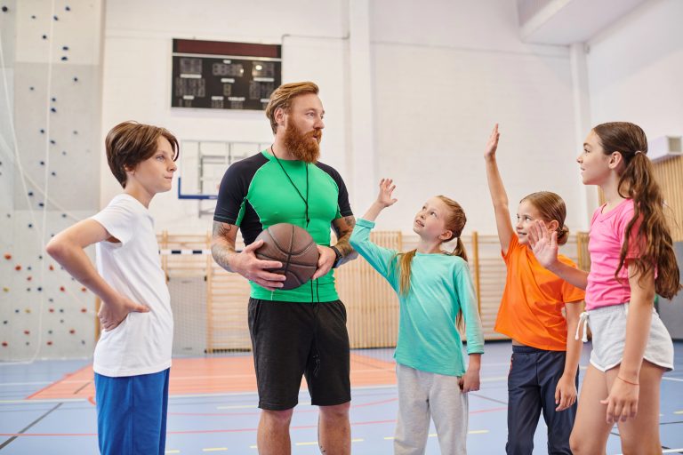 Câmara debate dispensa de registro no CREF para professores de educação física