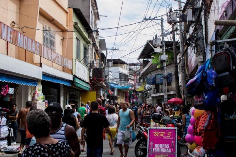 Câmara debate economia e inclusão financeira nas favelas brasileiras