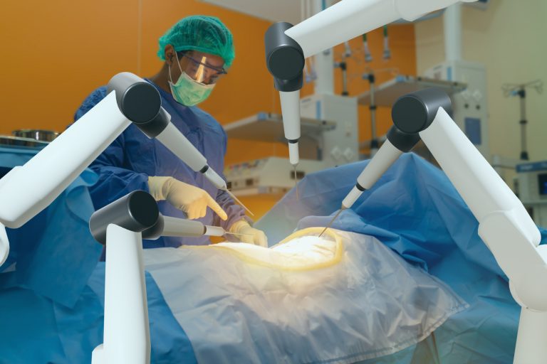 Câmara debate impactos da cirurgia robótica no tratamento de câncer no SUS