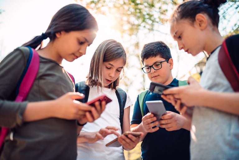 Câmara debate impactos das redes sociais na saúde mental infantil