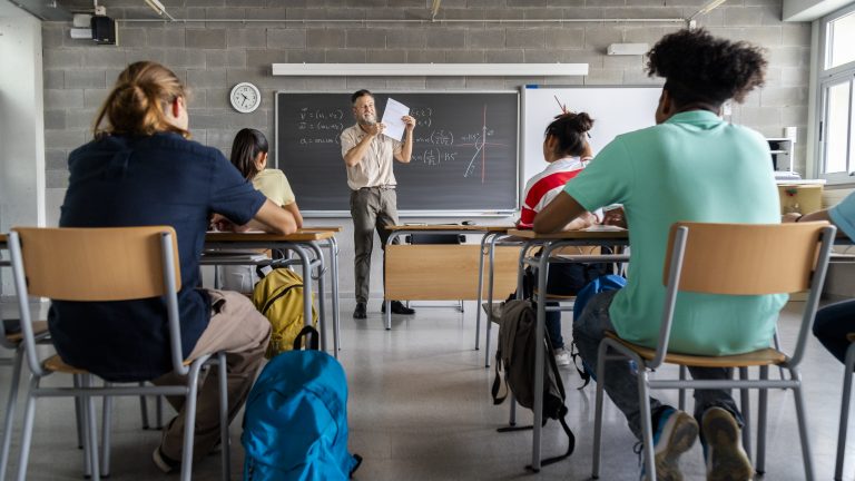 Câmara debate inclusão de filosofia e sociologia desde educação infantil