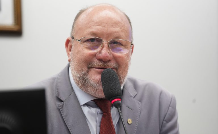 Câmara debate inclusão de neurodivergentes com necessidades de suporte reduzido