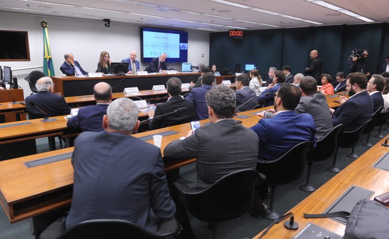 Câmara debate mapa para substituir petróleo por biocombustíveis até 2035