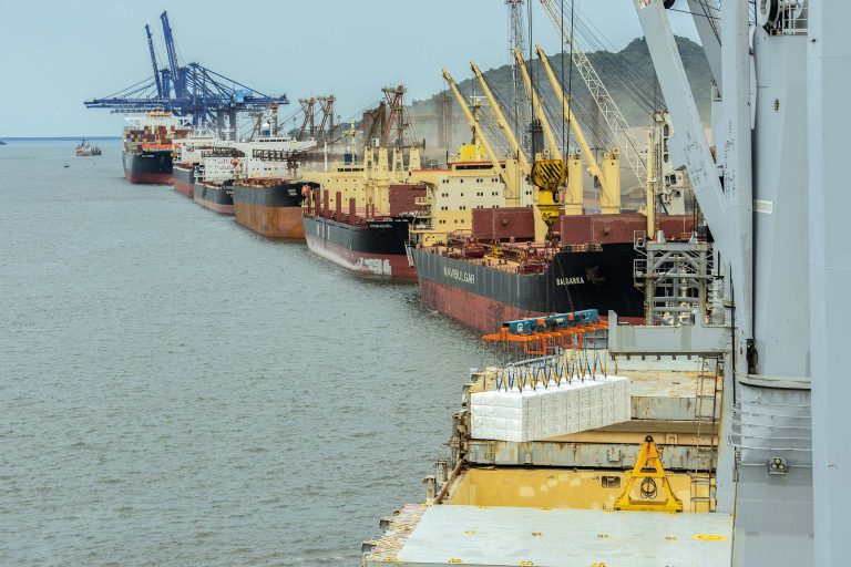 Câmara debate modernização e competitividade do sistema portuário brasileiro
