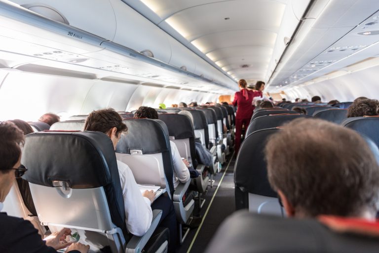 Câmara debate normas contra passageiros indisciplinados após alta de 66% em 2025