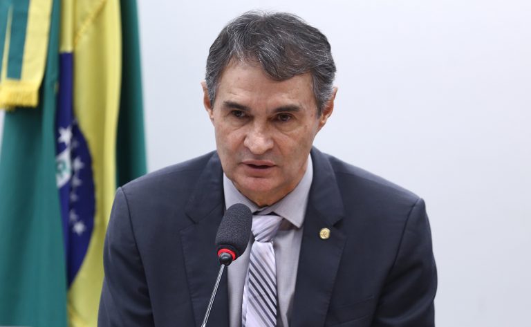 Câmara debate política nacional para mulheres na menopausa nesta quinta