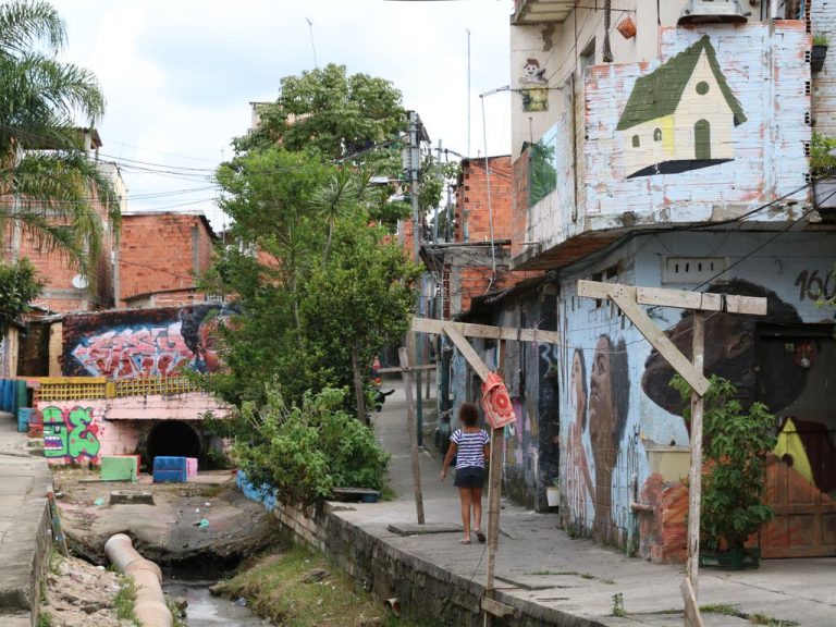 Câmara debate projeto Favela 3D para reduzir pobreza em áreas vulneráveis