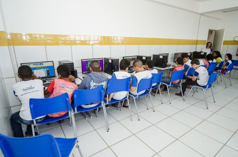 Câmara debate sustentabilidade da conectividade escolar em audiência pública