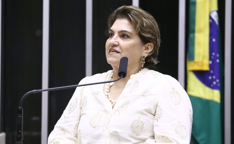 Câmara debate violência contra mulheres no esporte com ministra Márcia Lopes
