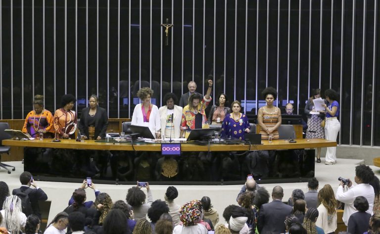 Câmara homenageia 2ª Marcha das Mulheres Negras e defende mais representatividade