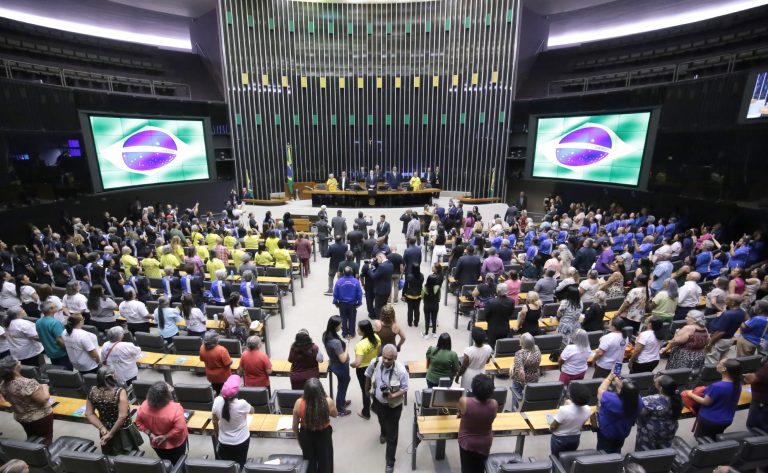Câmara homenageia idosos: Brasil terá 5ª maior população idosa do mundo em 5 anos