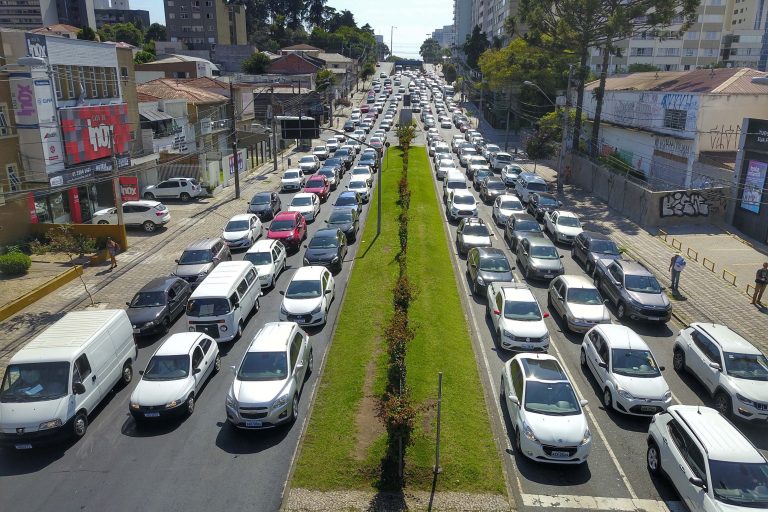 Câmara instala comissão para isentar IPVA de carros com mais de 20 anos