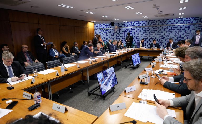 Câmara marca votação da isenção do IR para quem ganha até R$ 5 mil para 1º/10