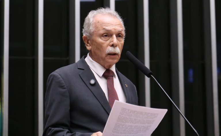 Câmara pode votar inclusão de bolsistas de pós-graduação na Previdência