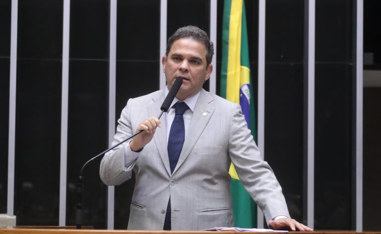 Câmara pode votar projeto que libera R$ 1,5 bi extras para saúde e educação