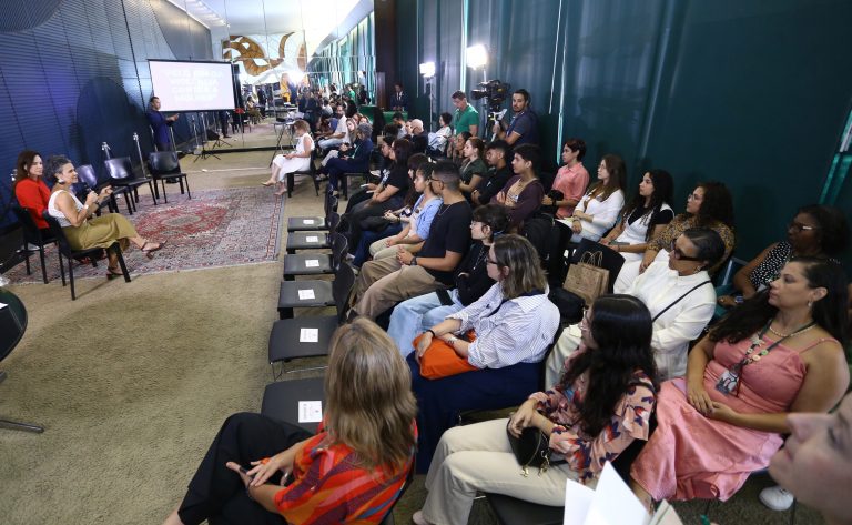 Câmara premia 5 obras audiovisuais contra violência doméstica com R$ 10 mil