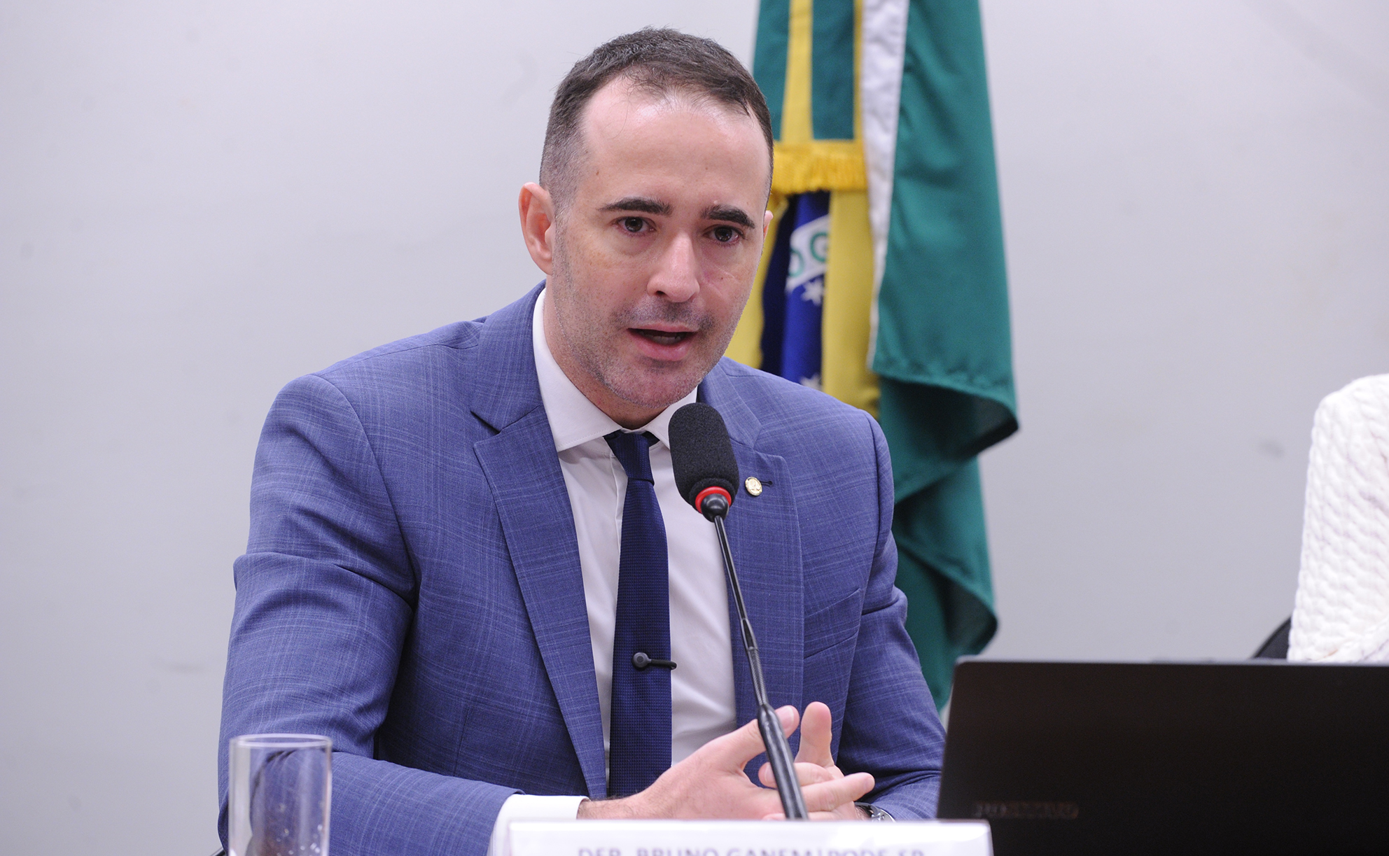 Câmara: Projeto exige normas ABNT para iluminação externa em locais públicos