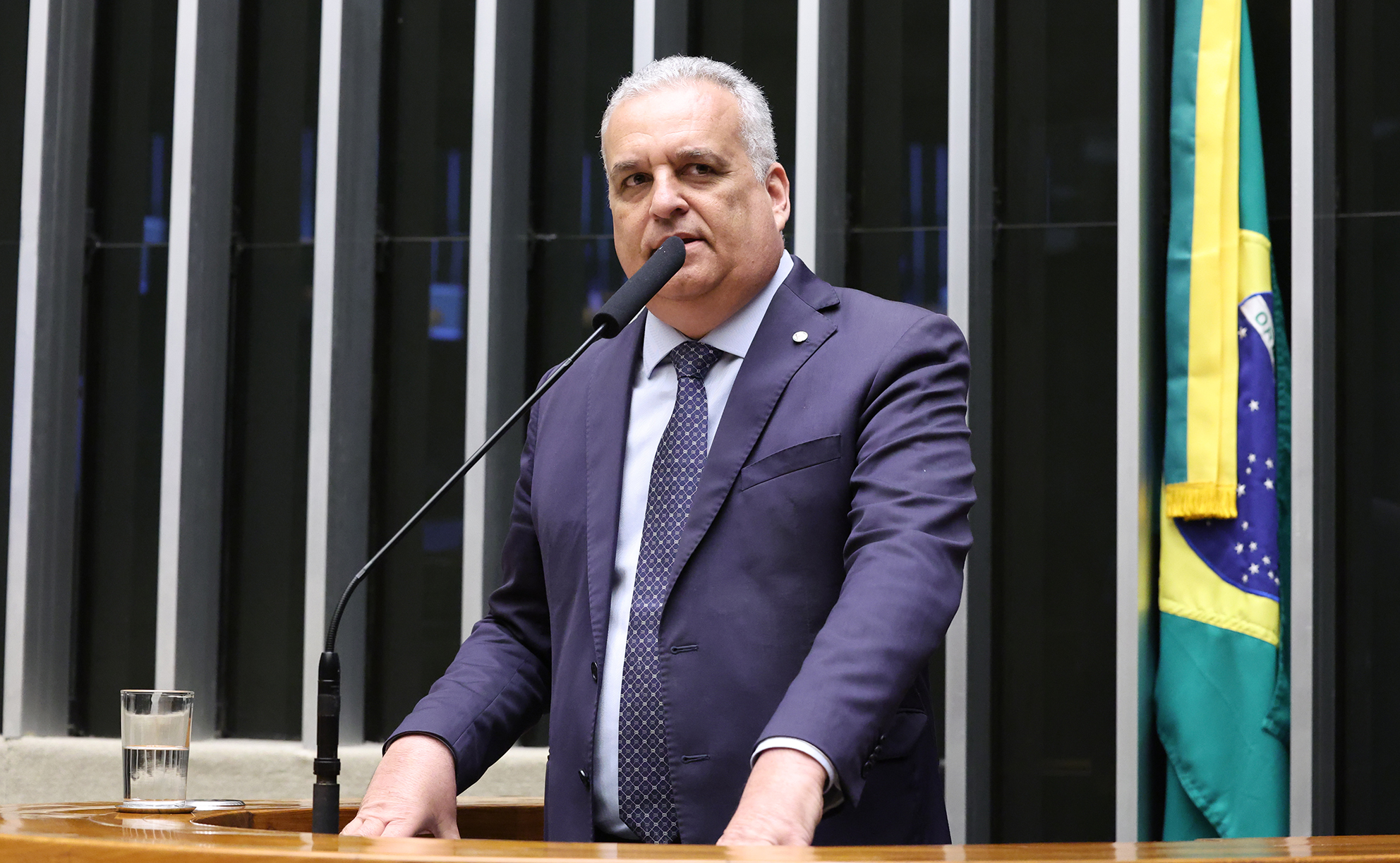 Câmara: Projeto extingue margem de cartão de crédito no consignado do INSS