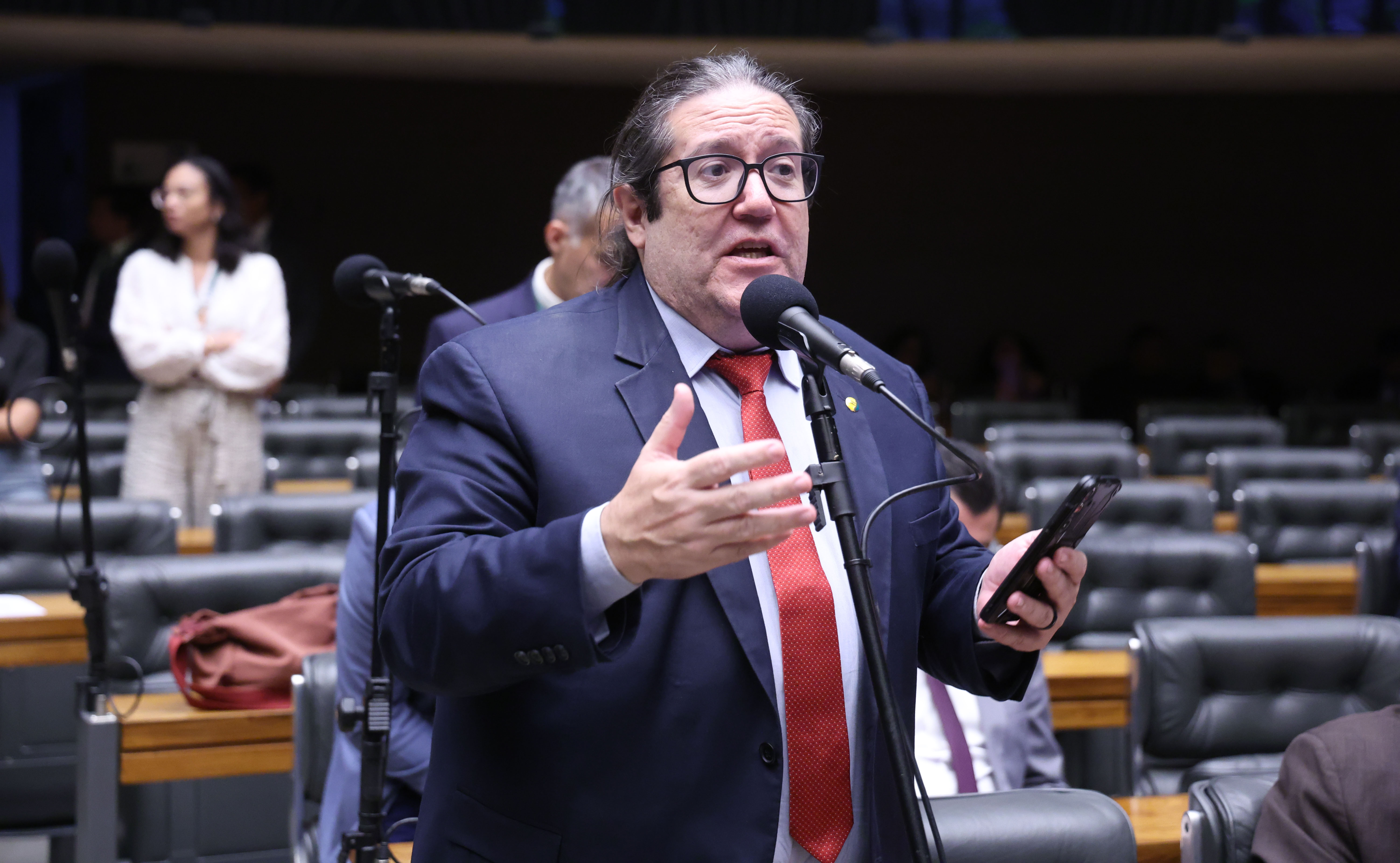 Câmara: Projeto reserva 1/3 da jornada de professores CLT para planejamento