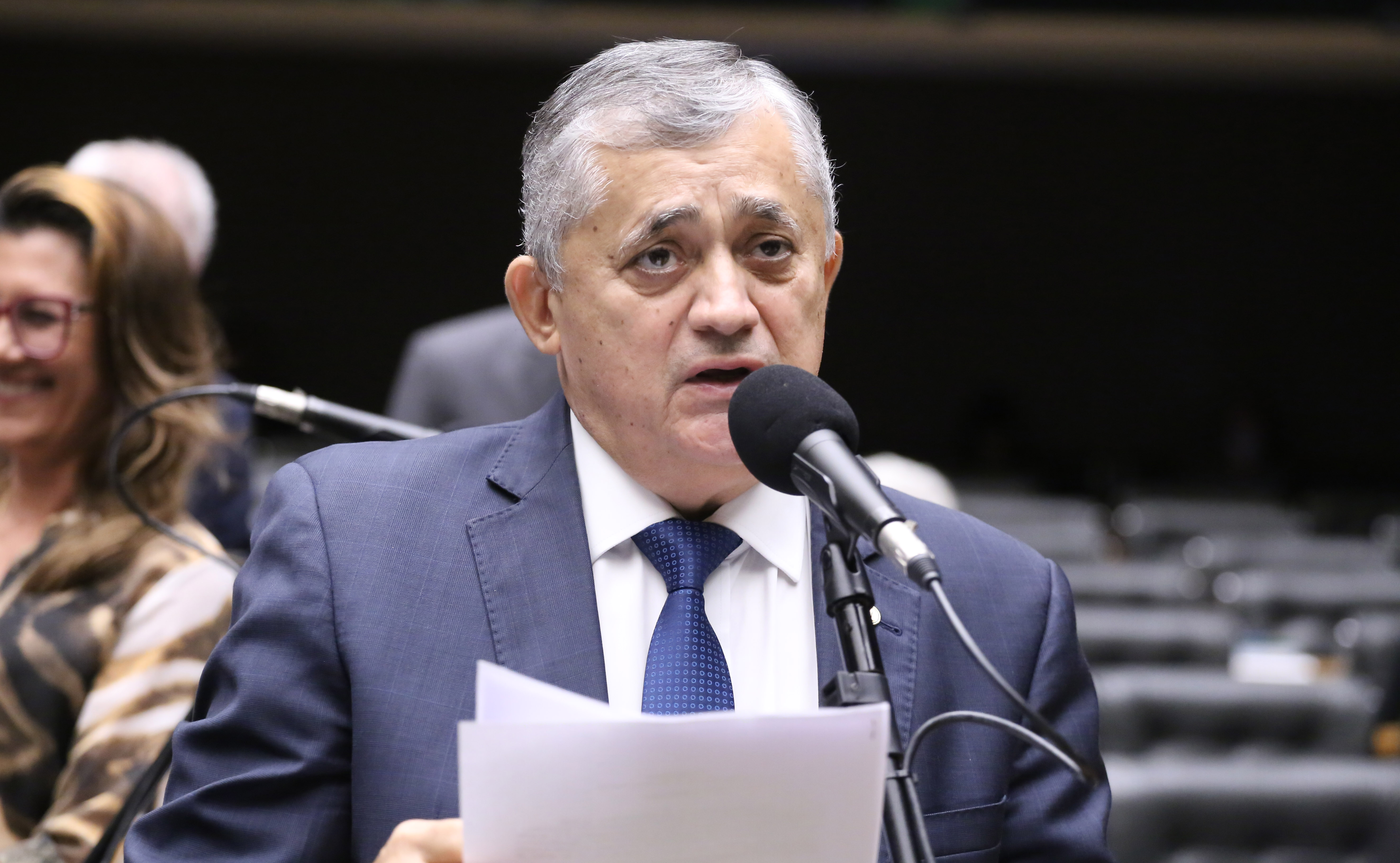 Câmara: Proposta exige acessibilidade em assentos gratuitos para idosos em ônibus