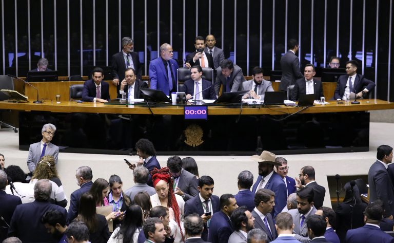 Câmara retira MP da tributação de investimentos que perdeu validade à meia-noite