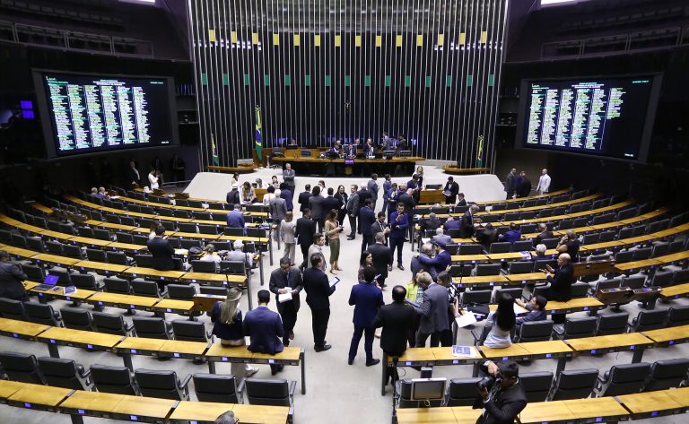 Câmara vota acordos do Mercosul sobre profissões técnicas e comércio eletrônico nesta quarta-feira