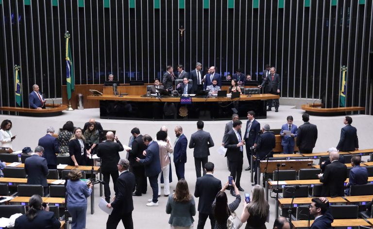 Câmara vota hoje programa para desenvolver indústria nacional de fertilizantes