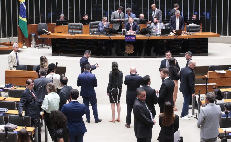 Câmara vota hoje redução de 10% nos benefícios fiscais federais