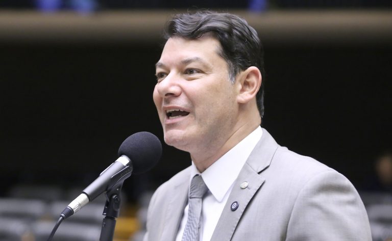 CCJ aprova ampliação de funções dos oficiais de Justiça para conciliação