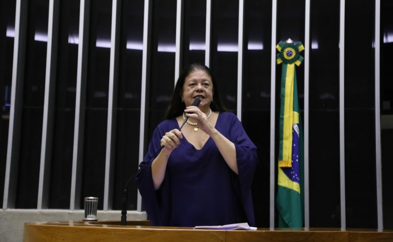 CCJ aprova aumento de pena para aliciamento de menores na internet; texto vai ao Plenário