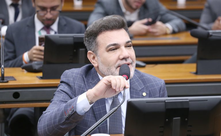 CCJ aprova aumento de pena por ultraje a culto de 1 para 4 anos