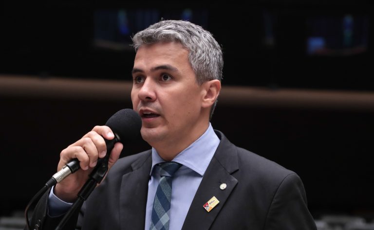 CCJ aprova campanha nacional sobre doença falciforme com foco em diagnóstico