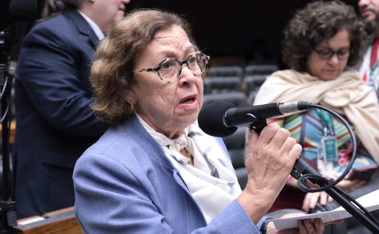 CCJ aprova canais 24h de atendimento para mulheres vítimas de violência