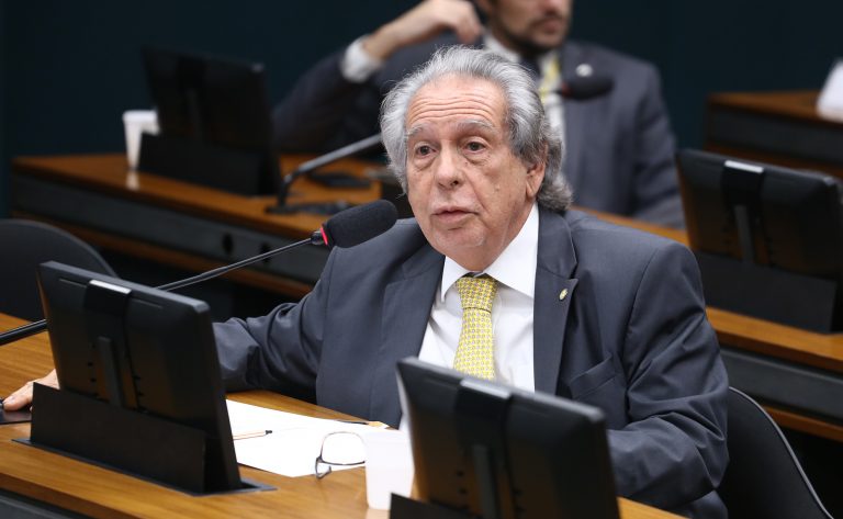 CCJ aprova incentivos ao setor cacaueiro com fundo nacional e crédito rural