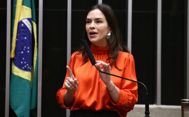 CCJ aprova inclusão de informação sobre prematuridade na certidão de nascimento