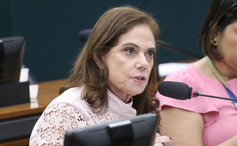 CCJ aprova isenção de multa de aluguel para mulheres vítimas de violência